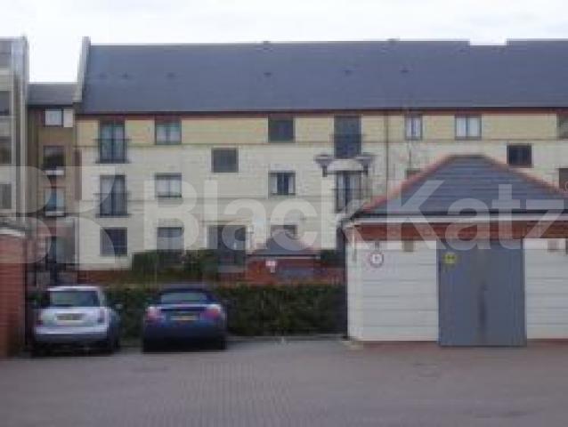 			1 Bedroom, 1 bath, 1 reception Flat			 Manor Gardens, HOLLOWAY N7